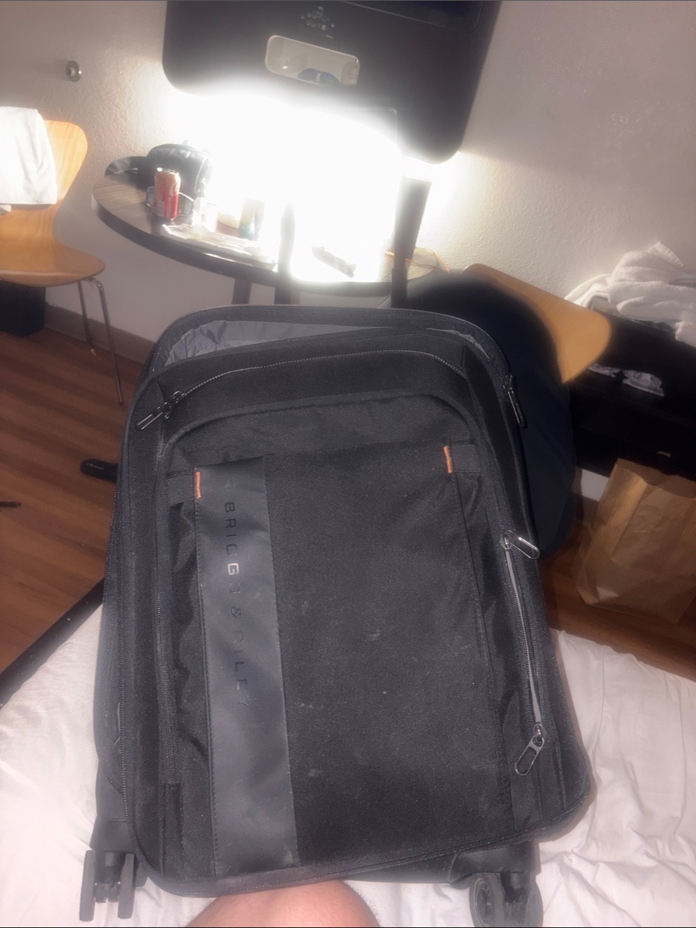 Briggs&Riley Black roller suitcase with Front Zip Pockets